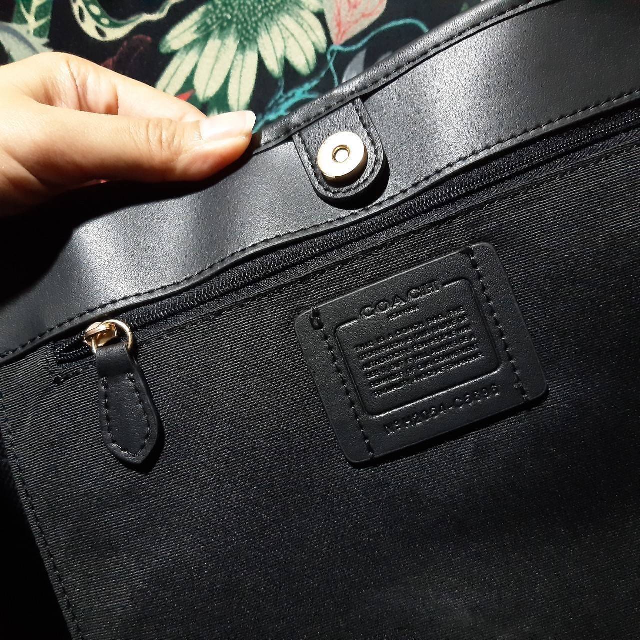 ของแท้ 💯% COACH C5696 CITY TOTE IN SIGNATURE CANVAS กระเป๋าถือทรงโท้ทใบใหญ่ ใส่ของได้ของครบครัน รุ่นใหม่ล่าสุด!! ⭐️⭐️ ขายดีทุกไซส์ ทุกสีจริงๆรุ่นนี้