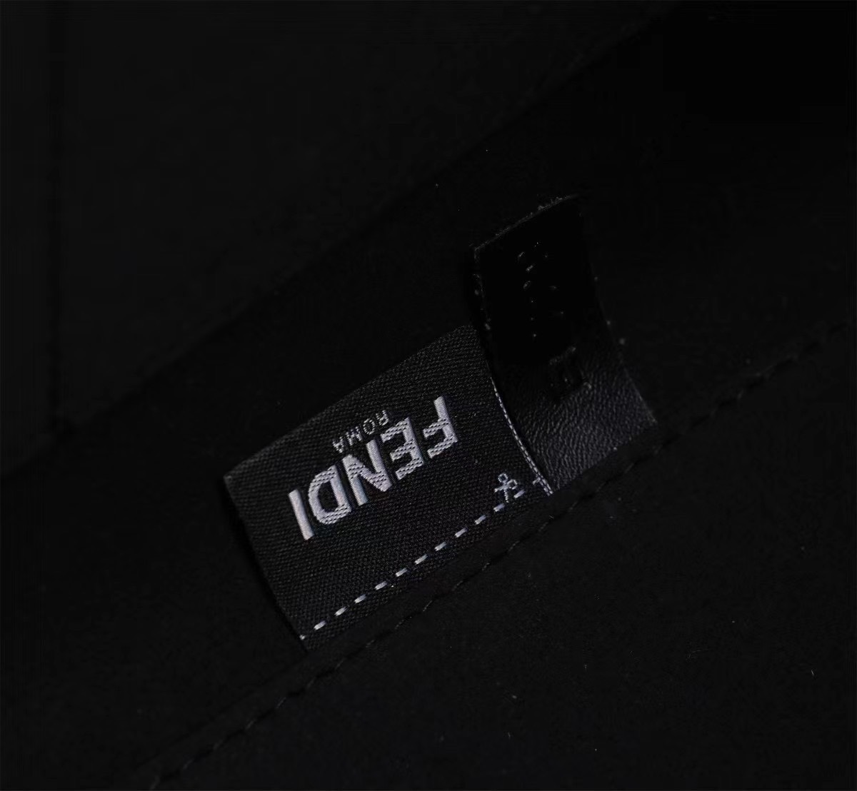 พร้อมส่ง 3 สี FENDI Origami Large Brown FF jacquard fabric bag / FENDI Tote Bag กระเป๋าทรงโท้ทใบใหญ่ สะพายได้2ทรงรูปลักษณ์สวยงามทันสมัย 🧡 เกรดออริจินอล 1:1 สลับแท้