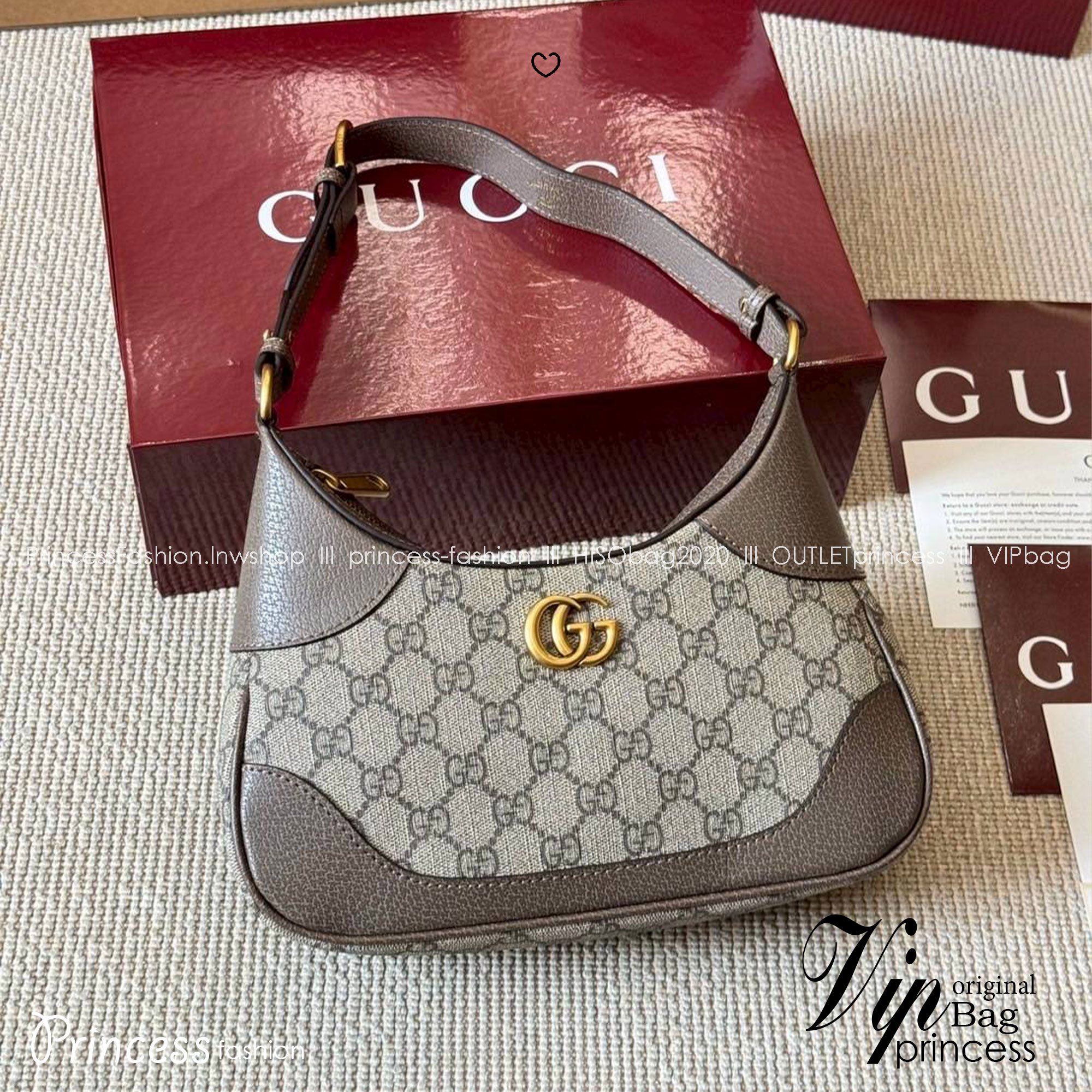 Gucci Aphrodite Small Shoulder Bag กระเป๋าทรงสะพายทรงโฮโบคลาสสิค ถือหรือคล้องไหล่เก๋ๆ ดีไซน์ย้อนยุคผสานความโมเดิร์นด้วยรูปทรงพอช ที่ใช้งานได้ทุกสไตล์ ภายในกระเป๋าเป็นช่องโล่ง