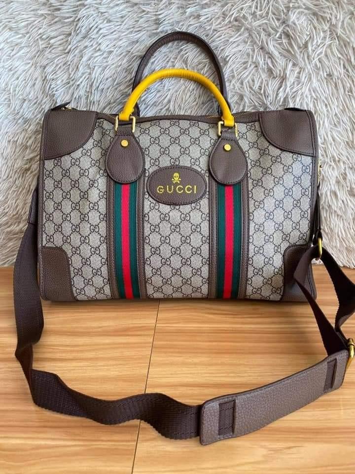 GUCCI Neo Vintage Monogram Travel Bag / Gucci Duffle bag กระเป๋าเดินทางใบใหญ่ มาพร้อมสายสะพายที่สามารถถอดได้ ให้คุณเลือกสะพายไหล่หรือถือได้