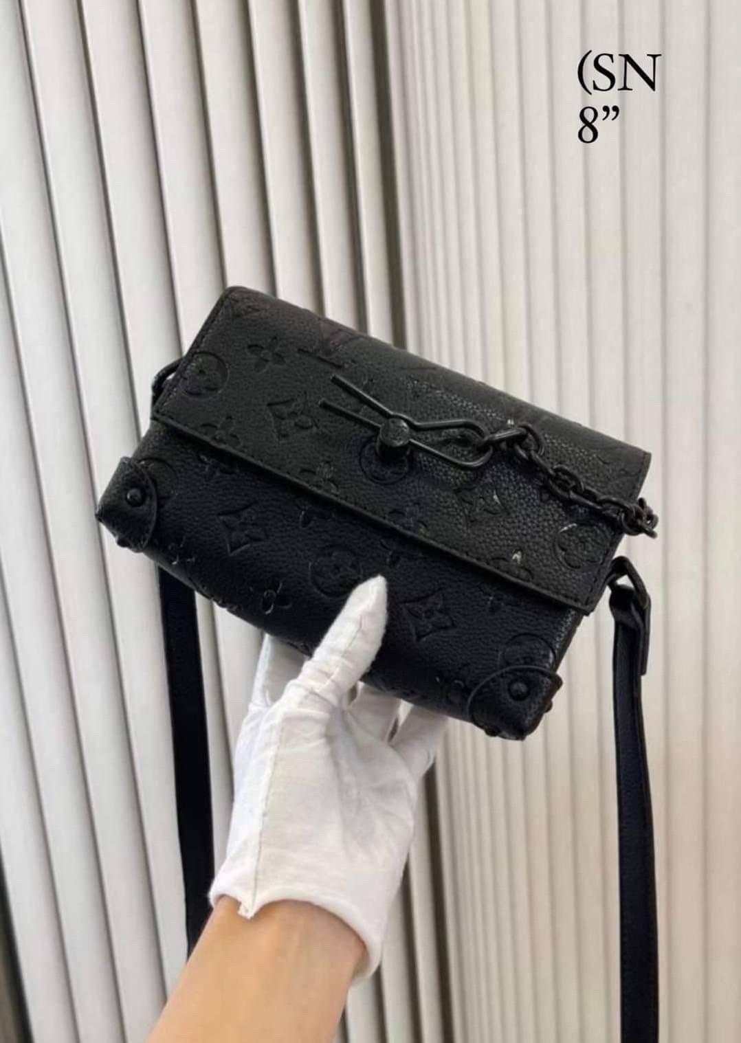 LV Streamer Messenger Bag กระเป๋าสะพายทรงกล่องที่สุดของรุ่นหายาก ดีไซน์คลาสสิกน่าใช้ ใช้ได้ทั้งชายหญิง unisex cool