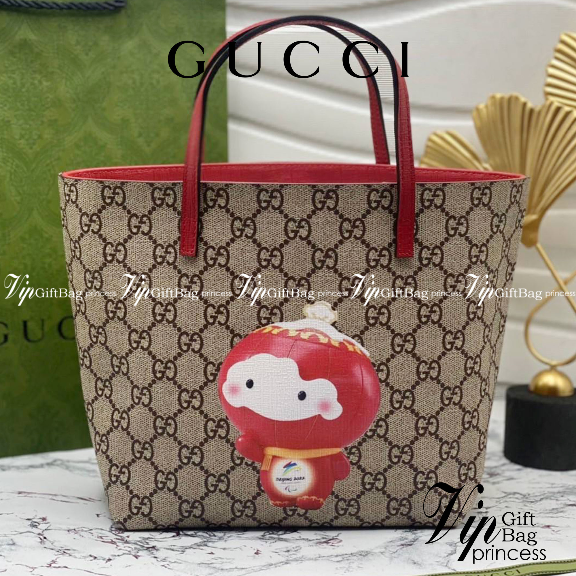 (รวมแบบ) หนังแท้ GUCCI Animal-Friendly Gucci Kid GG Supreme Tote Bag ลายใหม่น่ารักมากเลยค่าา งานหนังแท้ทรงตั้งสวย ขนาดกะทัดรัด จุของได้เยอะ ใช้ได้ทั้งเด็กและผู้ใหญ่ น่ารักมากค่ะ