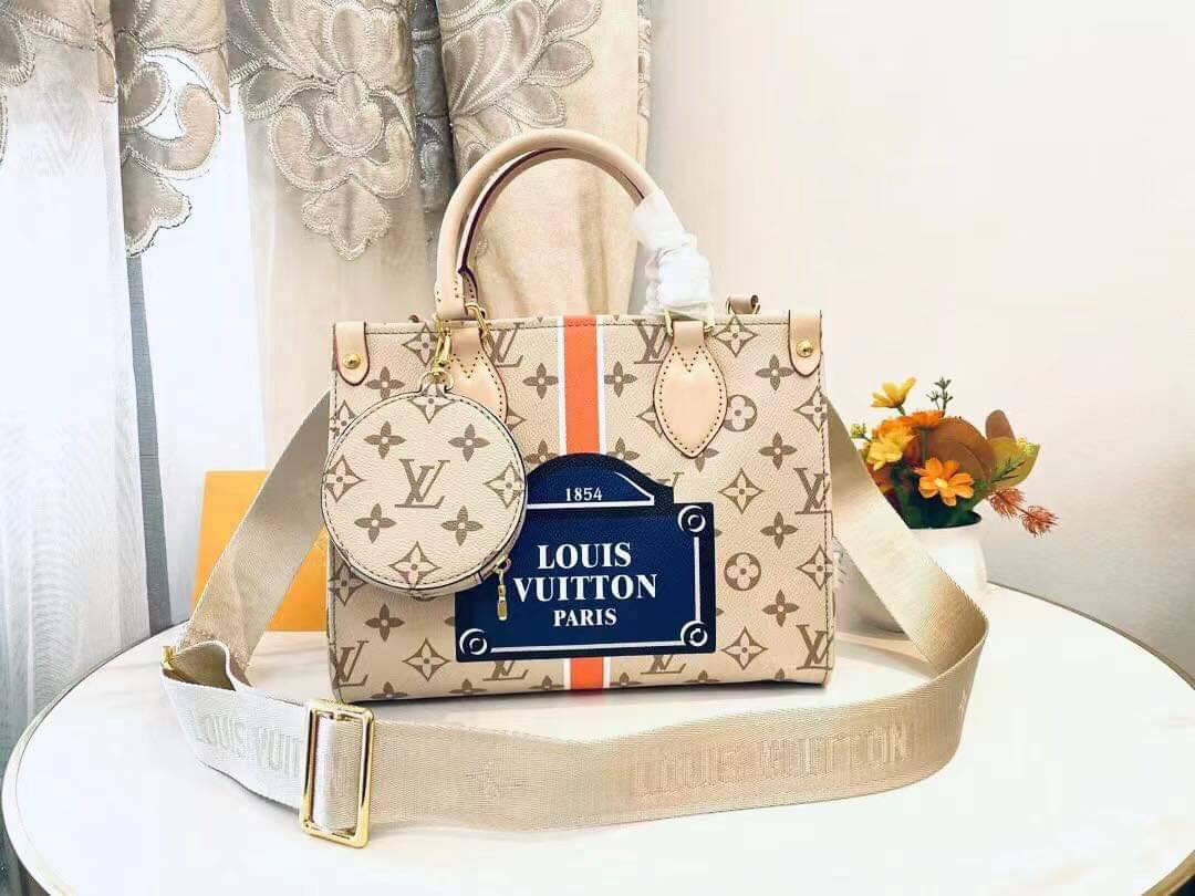 LV OnTheGo PM Monogram Canvas / LV crossbody tote bag ดีไซน์ใหม่ 2023 พร้อมใบเล็ก กระเป๋าทรงโท้ทที่ใครเห็นต้องเป็นคลั่งรัก คลาสสิค ผู้ดี หรูหราได้ทุกลุค ทุกสไตล์