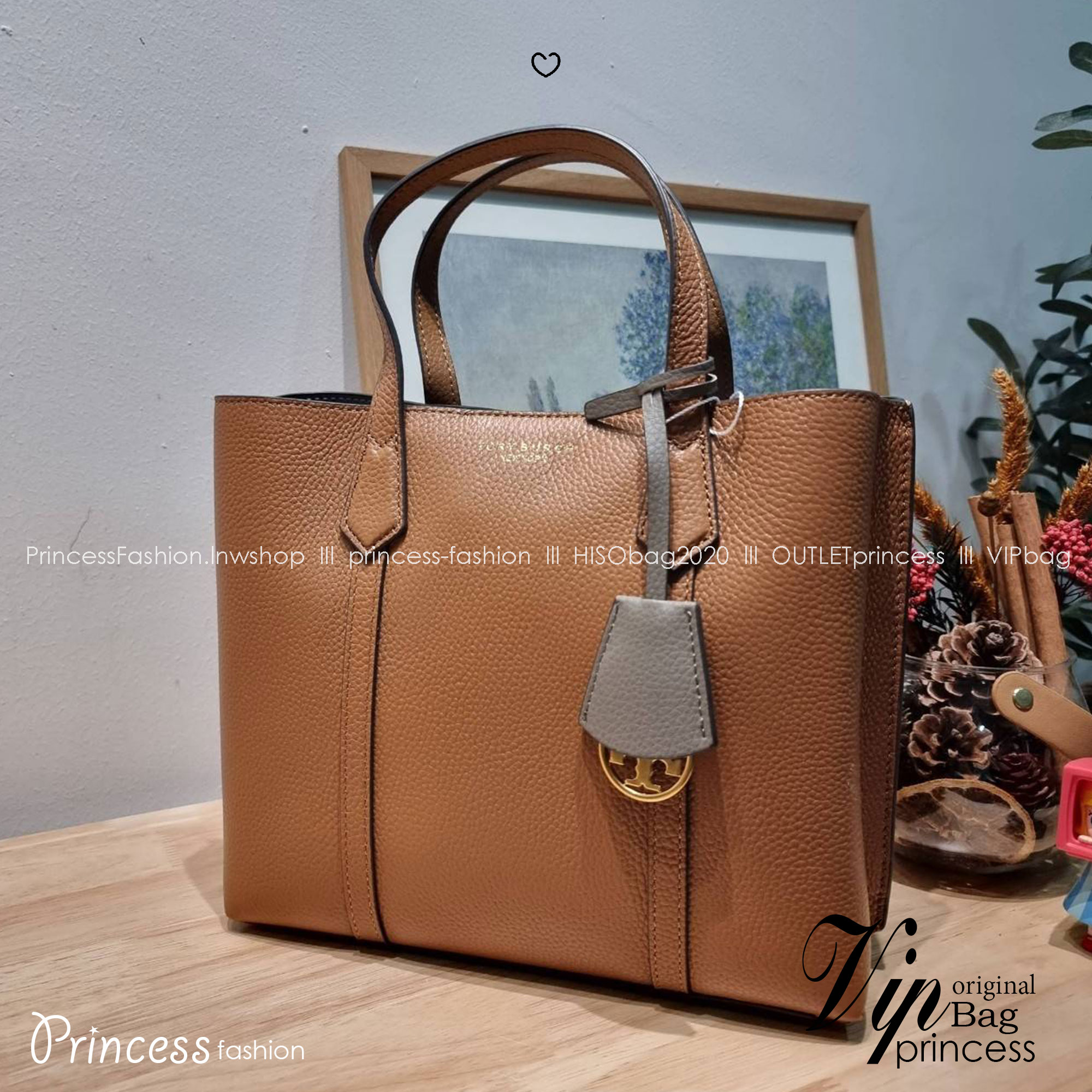 TORY BURCH PERRY SMALL TRIPLE COMPARTMENT TOTE BAG กระเป๋าโท้ทขนาดเล็ก รุ่นขายดี ทรงสวย ดีไซน์ออกมาให้ใช้งานได้ทุกลุค ทุกโอกาส สวยคมชัดทุกสี
