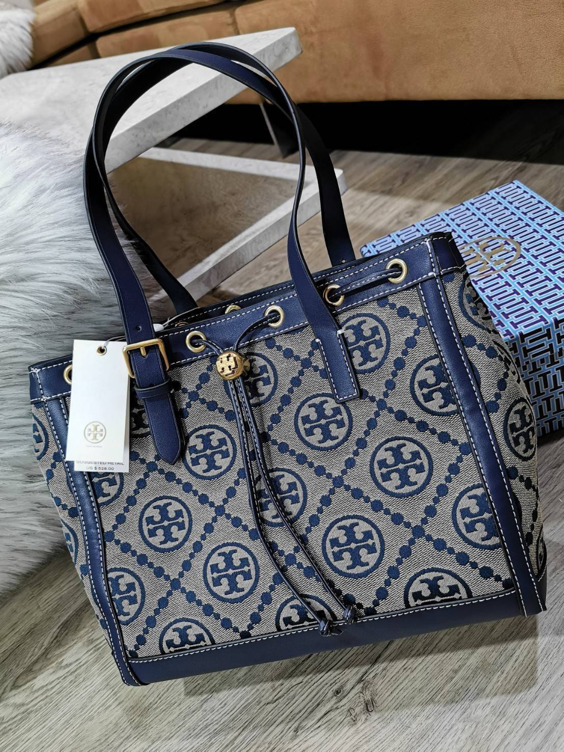 ของแท้ 💯% TORY BURCH FACTORY MONOGRAM JACQUARD TOTE BAG กระเป๋าถือหรือสะพายรุ่นล่าสุดดีไซน์ยอดนิยมจาก TORY BURCH FACTORY OUTLET