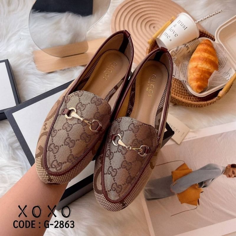 GUCCI รองเท้าคัชชู GG jumbo collection ใหม่ ล่าสุดปีนี้เลย ผ้าลายใหม่ ไม่เหมือนใคร งานชนช้อปค่ะ ปั้มแบรนด์ สวยมาก