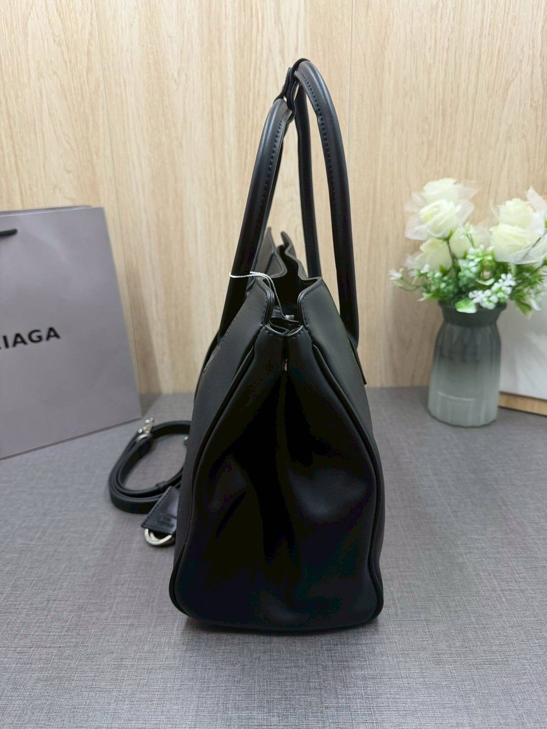 ORI หนังแท้ | Balenciaga Carry All Hampton Bag / Balenciaga Tote Bag 33cm กระเป๋าสะพายทรงโท้ท ภายในโล่งกว้าง ดีไซน์เรียบง่าย เรียบหรู