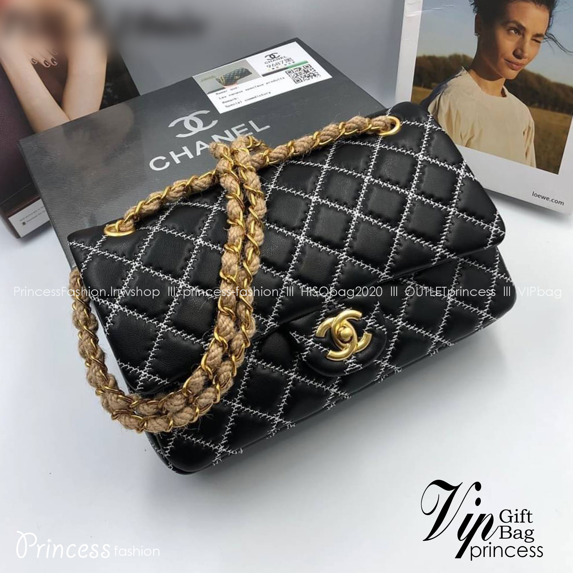 CHANEL Classic 10" รุ่นใหม่ หนังเรียบตะเข็บตารางสีขาวสวยคลาสสิค โดดเด่นด้วยสายโซ่สีทองร้อยเชือกสวยหรู พร้อมส่งที่ไทยไม่ต้องรอพรีฯ