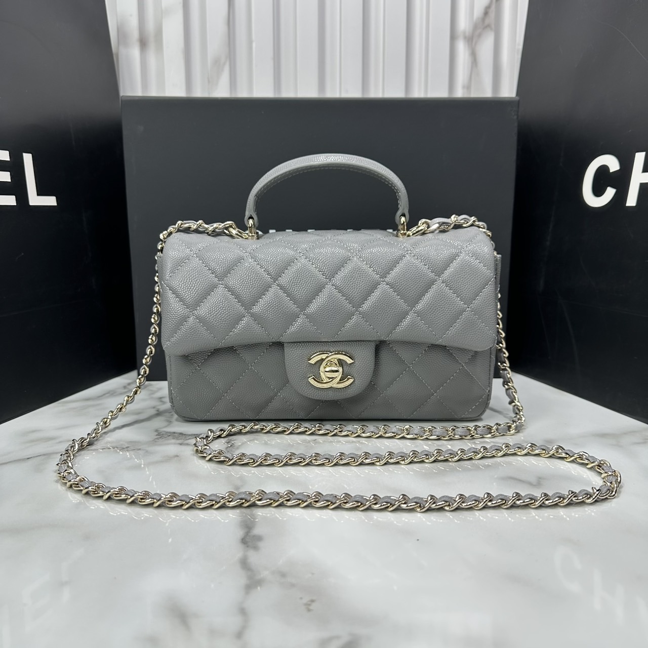 ORI หนังแท้ | CHANEL Classic Flap Bag TopHandle 20cm กระเป๋าสะพายคคลาสสิกพร้อมหูจับ หรูหราระดับตำนาน สวยงามเหนือกาลเวลา