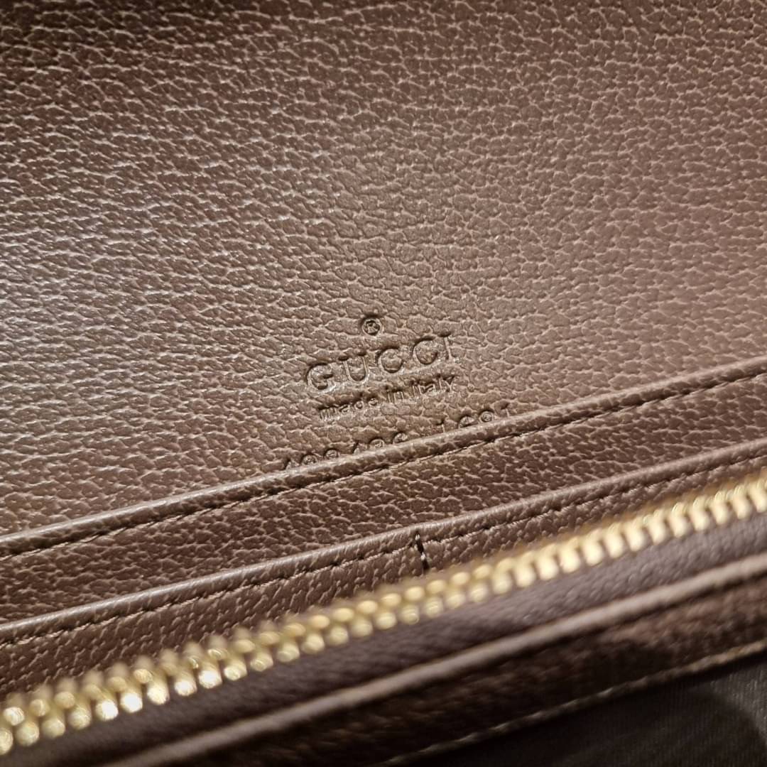 คลัชท์สุดหรูขึ้นแท่นต้องใบนี้เลย GG×Balenciaga woc bag กระเป๋าสะพาย crossbody เป็นคลัชท์ได้ในตัว ดีไซน์คลาสสิควินเทจ ดึงดูดและสะกดสายตาด้วยอะไหล่ดีเทลหรูของอะไหล่สีทอง วัสดุหนังแคนวาส ทนทาน ดูแลรักษาง่าย เปิด-ปิดด้วยอะไหล่เสียบล็อค ภายในแบ่งสัดส่วนลงตัวมา