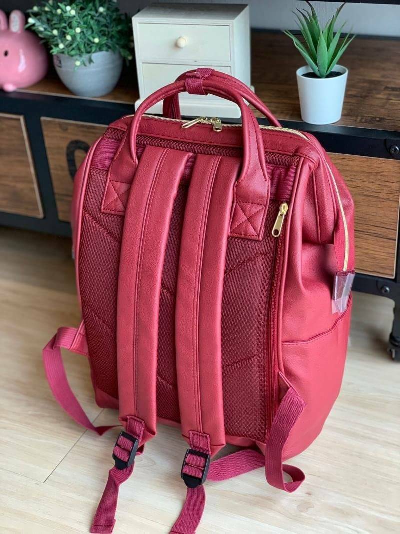 Anello polyurethane leather rucksack รุ่น Mini และ Classic กระเป๋าเป้จากแบรนด์เล็กๆมาสู่แบรนด์ดังทั้งในไทยและญี่ปุ่น วัสดุหนังpuแต่งลายหินอ่อนหนังนิ่ม กันน้ำได้ ภายในมีช่องเล็ก2ช่อง เปิดปิดด้วยซิปคู่ ปากกระเป๋าเป็นโครงสะดวกต่อการหยิบจับของภายใน ด้านข้างมี