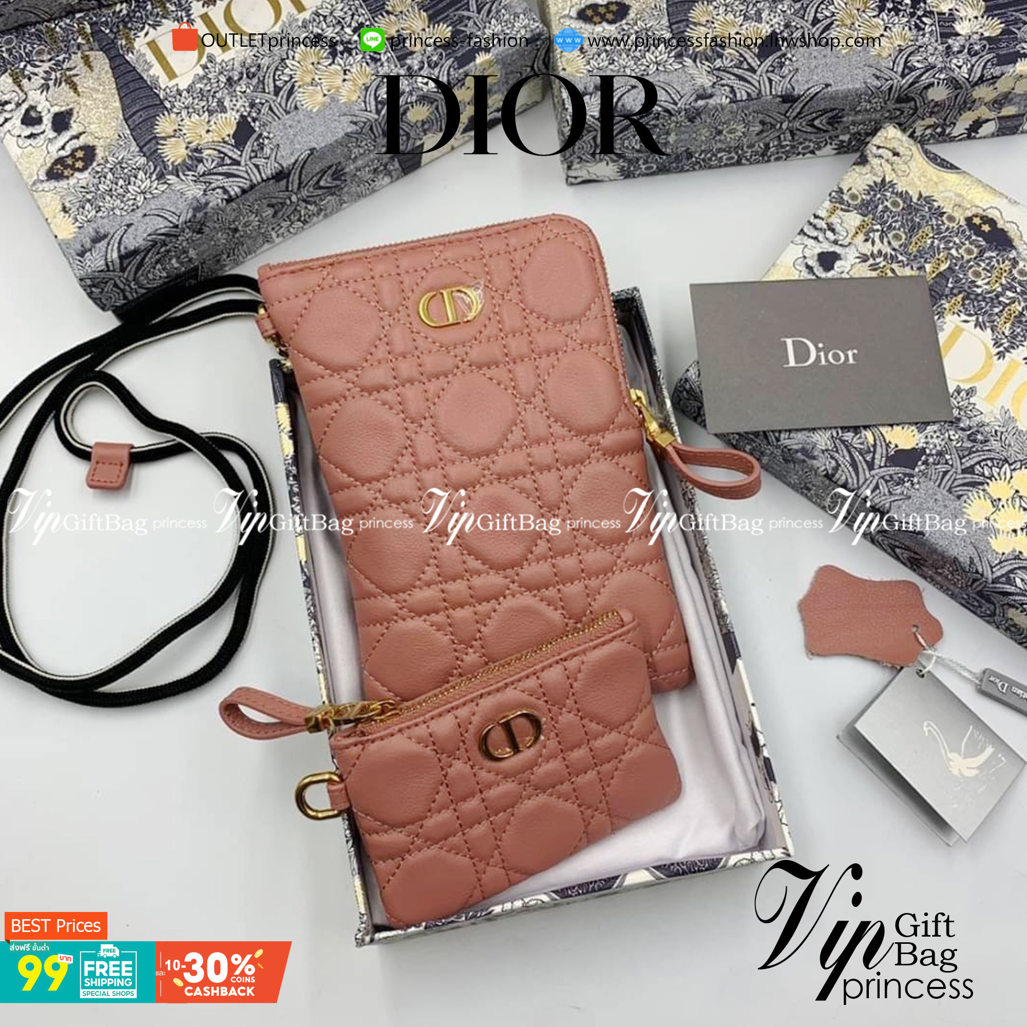 VIP 】CHRISTIAN DIOR PHONE BAG 2 in 1 DOUBLE BAG กระเป๋าเซ็ท 2 ใบ มีสายสะพายข้าง ถอดออกใช้งานได้ ถือว่าคุ้มมากๆเลยค่ะ สามารถใช้งานแยกกันได้ ใส่สายสะพายหรือ ถือได้ วัสดุหนังแท้ สวยงามนุ่มฟู น่ารักมากๆ เลยน้าาา