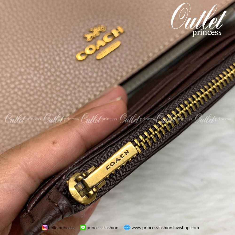 COACH Noa Pop-Up Messenger In Colorblock Signature Bag ((73316//37458//31864)) 💋ได้ไปสุดคุ้ม ไม่ผิดหวังแน่นอนจ้าา!! กระเป๋าแบบคลัท//สะพายข้างได้//ครอสบอดี้ร์ได้ วัสดุหนังแท้ หนังนิ่มสวยค่ะ ช่องหลักเปิดปิดแบบซิป ภายในกว้าง ใส่มือถือได้ทุกรุ่น;กระเป