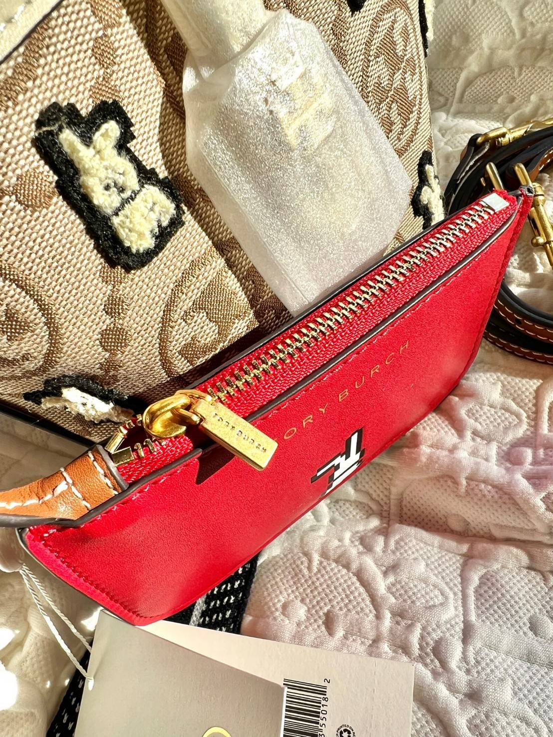 TORY BURCH MINI T MONOGRAM EMBROIDERED RABBIT BUCKET BAG WITH LEATHER SMALL WALLET ((143230)) 🎁 เปิดตัวรุ่นใหม่ได้น่ารักและสวยงามมากๆ พร้อมส่งที่ไทยก่อนใคร