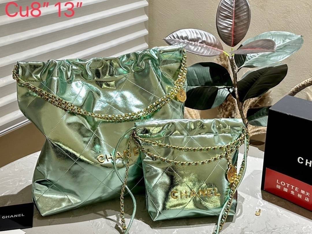 Chanel ss22 Logo CC shopping tote bag Metallics Color คอลสีใหม่เงางาม เข้าแล้วปังๆ หรูหรา สวยเลิศไปเลยค่า กระเป๋าทรงโท้ทที่มาแรงที่สุดในตอนนี้ก็คือรุ่นนี้เลย ใช้งานง่ายรุ่นนี้สามารถใช้ได้ทั้งผู้หญิงและผู้ชายน้า