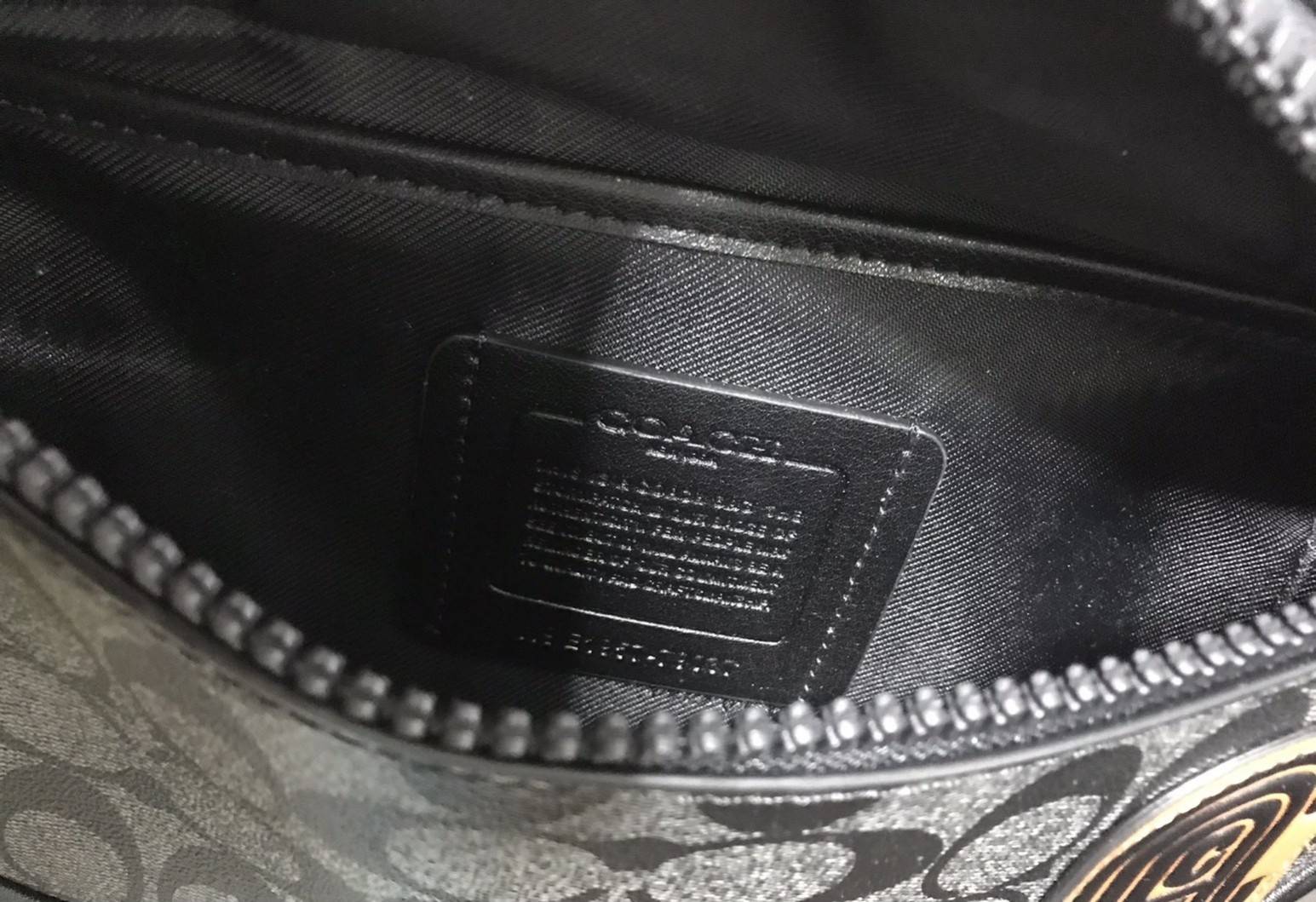 Coach F84711 Warren Mini Belt Bag In Signature Canvas กระเป๋าคาดอก คาดเอว ขนาดกำลังดี ใช้งานง่าย ใช้ได้ทั้งหญิงและชาย