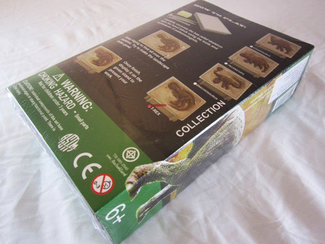 ชุดขุดฟอสซิลไดโนเสาร์(แบบแผ่นฟอสซิลตั้งโชว์) Expedition Excavation Kits