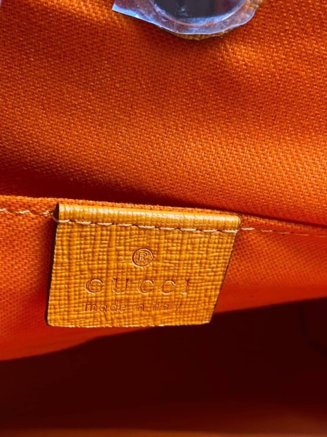 Ori GUCCI Children's tote bag GG kids ที่สุดของความน่ารัก ลิมิเต็ดแบบไม่มีเอาท์ สาวๆสายหวานไม่ควรพลาดด้วยประการทั้งปวงเลยค่าา หนังแท้เกรดดีที่สุด พิมพ์ลายแบรนด์รอบใบเทคเจอร์สวยอยู่ทรง ภายในมีโลโก้กว้างและจุสุดๆใส่สัมภาระได้เยอะ ภาพถ่ายจ