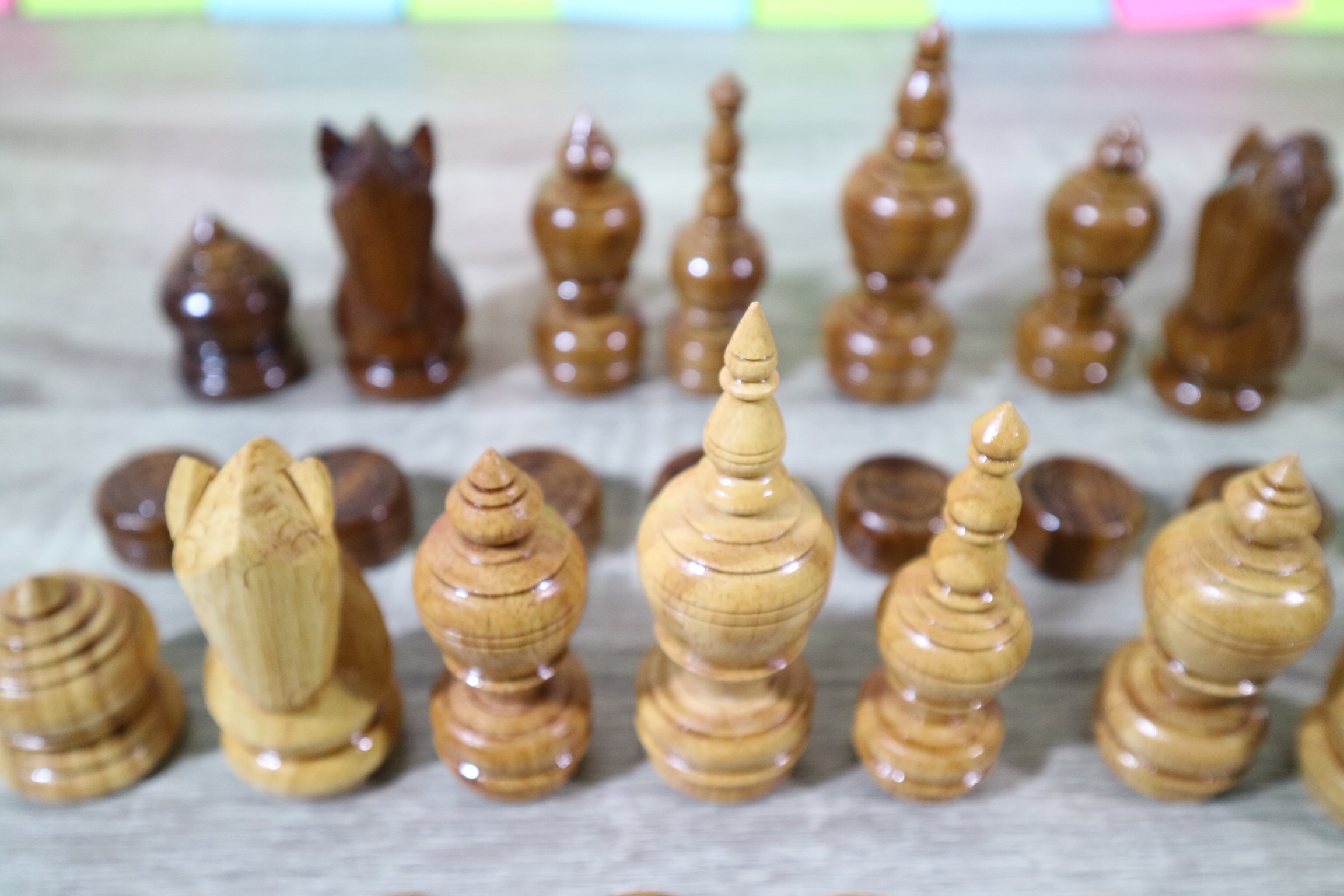 ตัวหมากรุกไทยไม้สักและไม้ยางพารา