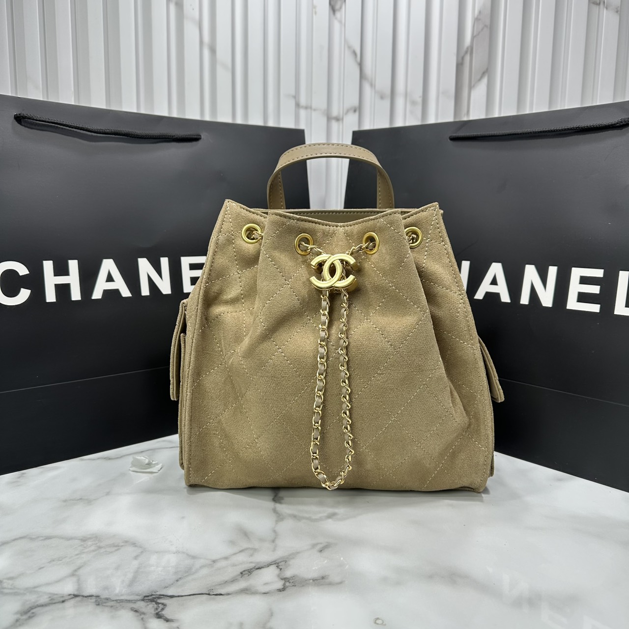 ORI หนังแท้ | Chanel 25 Medium Backpack Suede Beige กระเป๋าสะพายหลัง ดีไซน์ใหม่ล่าสุด สวยเรียบหรูดูแพง