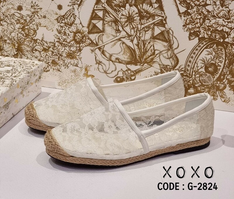 Valentino คัชชู ลูกไม้ ใส่สบาย ไม่อัพ หน้ากว้าง แมทส์ชุดง่าย น้ำหนักเบา ขอบรอบแต่งเชือกปอฟาง สวยเก๋