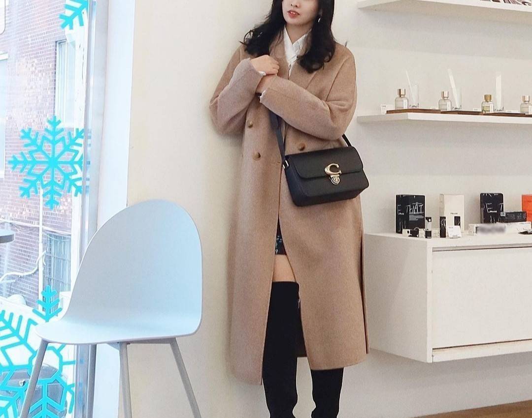 COACH STUDIO GLOVETANNED LEATHER SHOULDER BAG (C6641)🌺ห้ามพลาดเด็ดขาด!! สวยละมุน เรียบหรู ดูแพงสุดๆ!! //กระเป๋าถือ กระเป๋าสะพาย ดีไซน์เนี้ยบ! เฉียบมาก!// วัสดุหนังแท้ หนังเรียบเต็มใบ อยู่ทรง สวยมากๆ ดีเทลเรียบหรู ผู้ดีสุดๆ!// ด้านหน้าเปิด-ปิดด้วยต