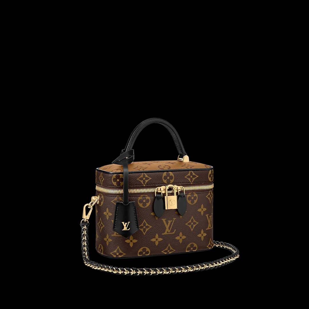 LV EXCLUSIVE VIP COSMETICS GIFT BOX กระเป๋าถือ/สะพาย สวยอยู่ทรง มาพร้อม box set สุดหรู adapt ใช้เป็นกระเป๋าเก็บเครื่องสำอางค์ ถือเชิดๆ หรือสะพายเลิศๆ ไปเที่ยว ไปไหนๆก็ดูแพง!! สวยจริงจัง!! พิเศษ!! มาพร้อมแม่กุญแจล็อคครบชุด และพวงหนังห้อย คุ้มมากๆแม๊!! ทุกด