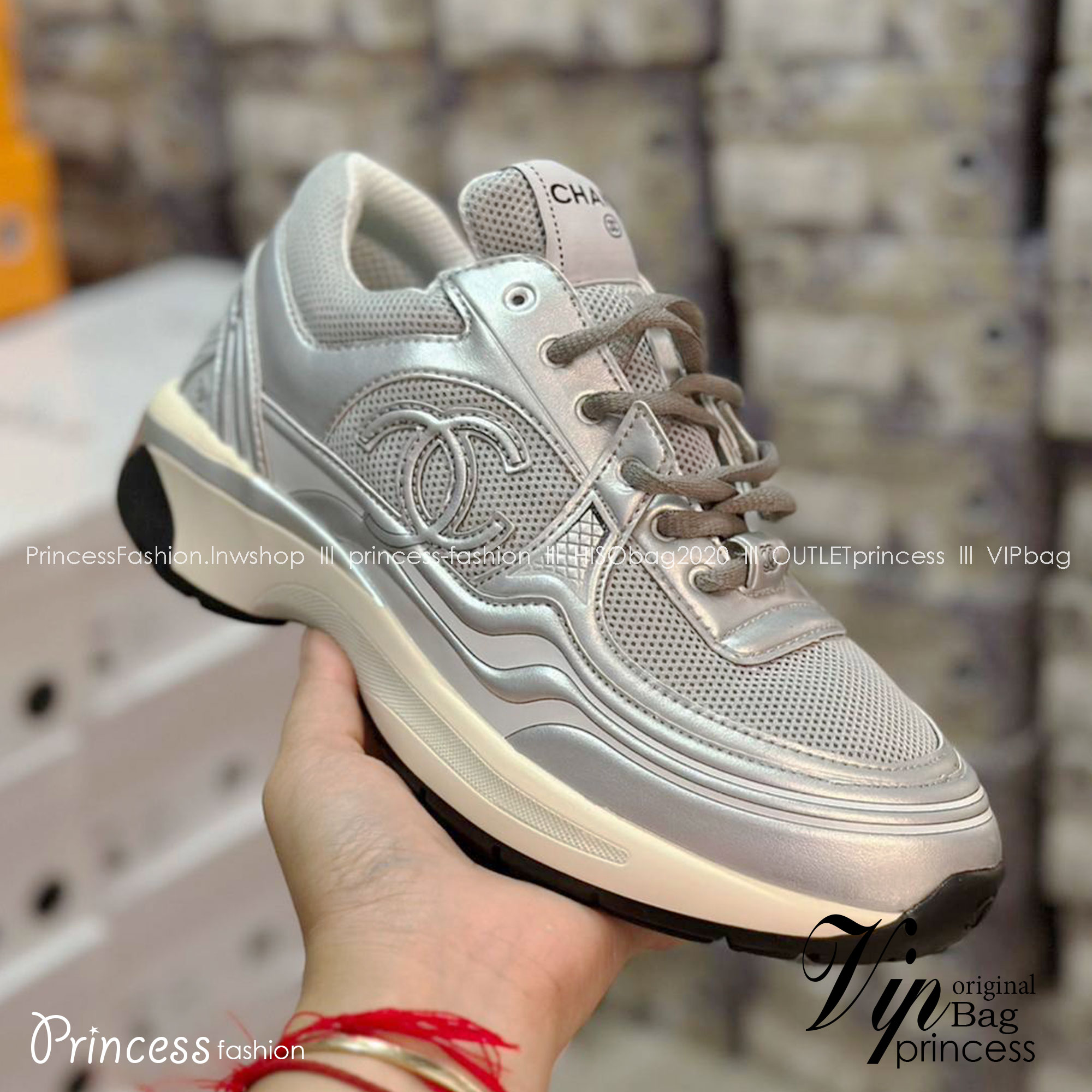 Chanel Sneakers 23s Fabric & Laminated White, Gold & Silver ออริสลับแท้ 1:1 ใช้งานต่างประเทศได้ รองเท้าผ้าใบชาแนล งานเกรดหนังเงาสวย ดีไซน์ใหม่ 2023 สวยหรูดูแพง