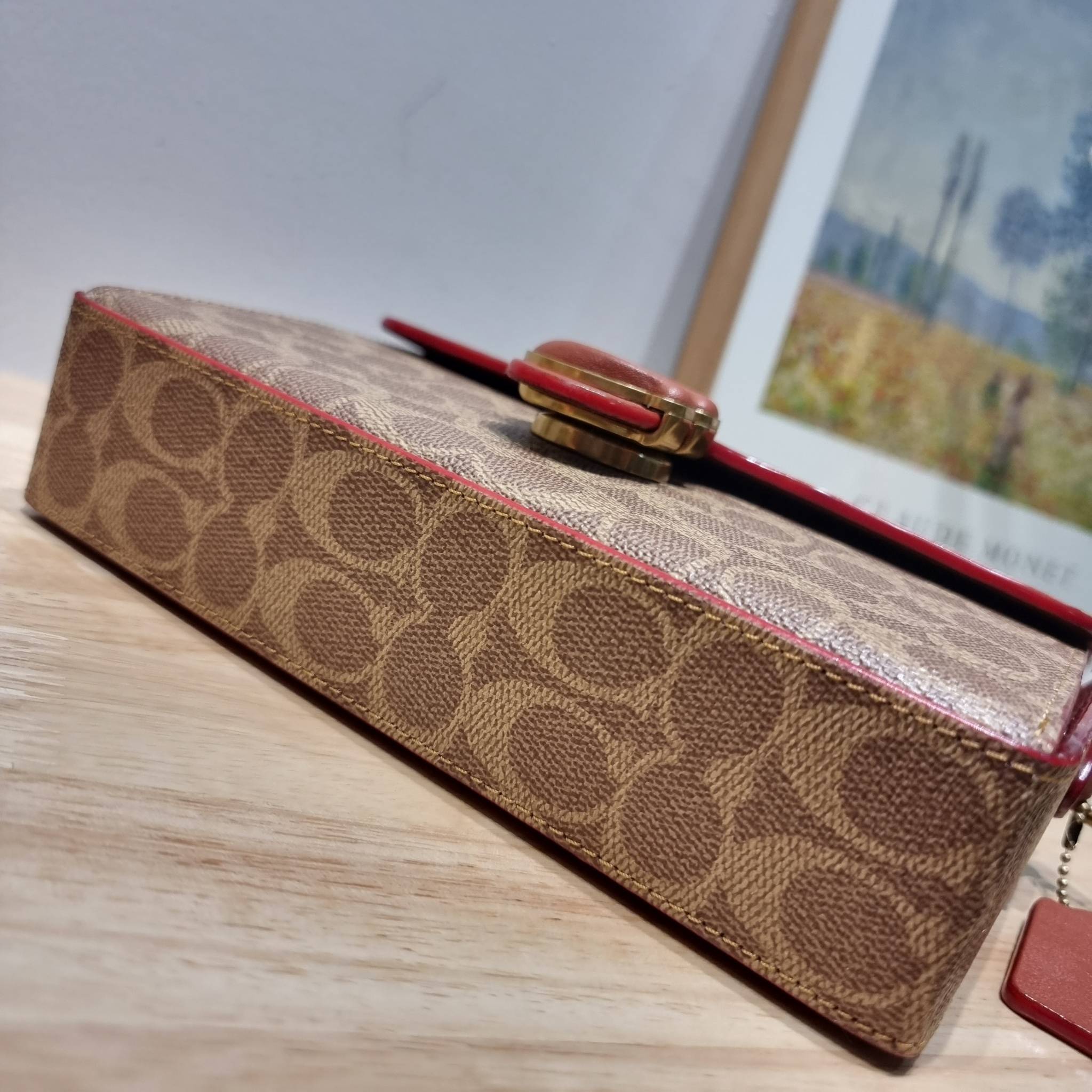 COACH CH798 TABBY BOX BAG IN SIGNATURE CANVAS ดีไซน์ใหม่ปี 2023 กับกระเป๋าสะพายมัลติฟังก์ชั่น ครบครัน ใช้งานได้หลากหลาย สวยคมชัด คลาสสิคใช้ได้ทุกลุค