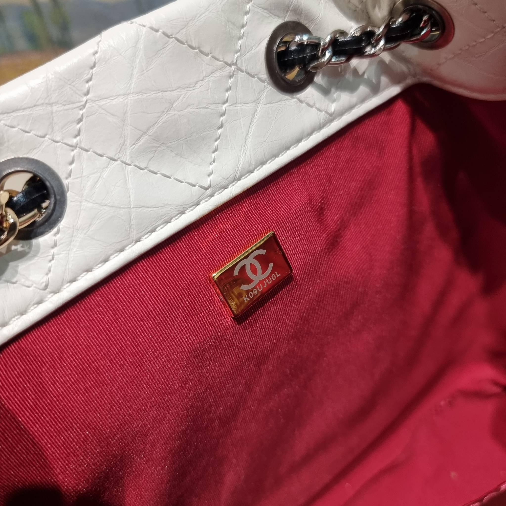 Chanel gabrielle backpack ไอเท็ม best seller กับรุ่นสุดปังในรูปแบบกระเป๋าเป้ ดีไซน์หรูคลาสสิค สายสะพายในตัวรูดปากกระเป๋าเก็บทรงได้ หรือจะรูดด้านหน้ายาวสุด