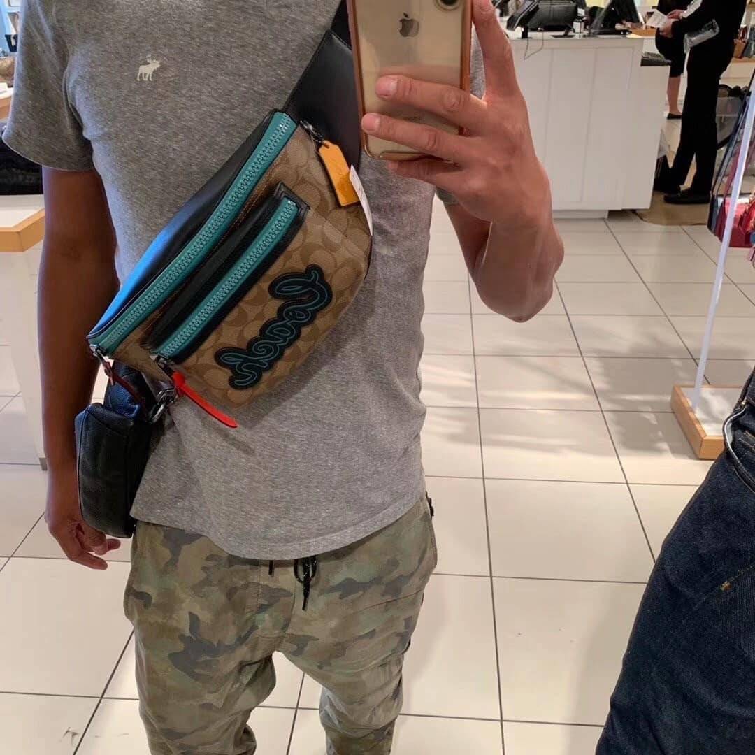 COACH F72931 TERRAIN BELT BAG IN SIGNATURE CANVAS กระเป๋าคาดอกสุดเท่ ขนาดพอเหมาะ ใช้แล้วเท่สุดๆไปเลย ภายในกว้าง เปิดปิดด้วยซิป