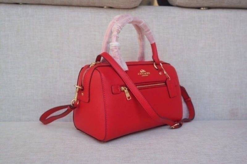 COACH ROWAN SATCHEL (COACH F83607) 🔹กระเป๋าทรงหมอนรุ่นใหม่ ขนาดยาวกว่าเดิมนิดนึง มีช่องซิปใส่ของด้านหน้า มาพร้อมสายยาวค่ะ