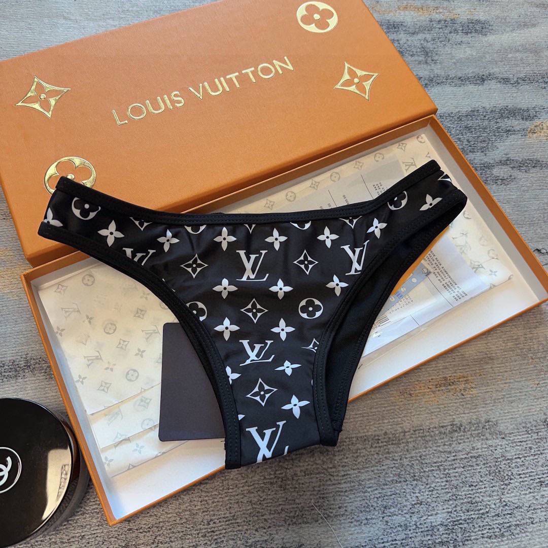LV bikini con motivo Monogram / LV Graphic Monogram Bikini บิกีนี่ลาแบรนด์ ชุดว่ายน้ำญาญ่า เกรดออริ 1:1 ใช้งานต่างประเทศได้