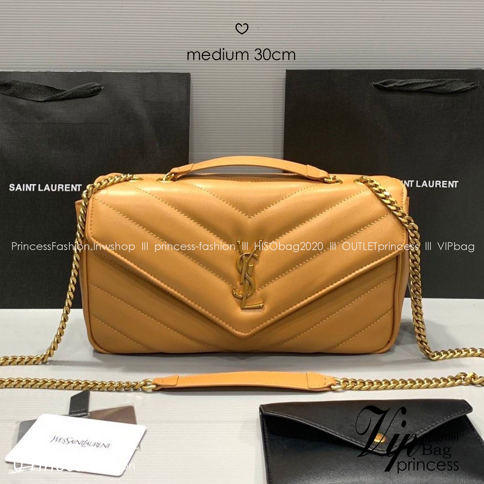 ORI | หนังแท้ 30cm YSL loulou medium in matelassé กระเป๋าสะพายทรงสวยคลาสสิค มาพร้อมใบเล็กใส่การ์ด งานหนังแท้สมผัสนุ่มมือตะเข็บเย็บลายเชฟรอนสวยเป็นเอกลัษณ์ ด้วยดีไซน์เรียบหรู ใช้ได้บ่อยไม่มีเบื่อ