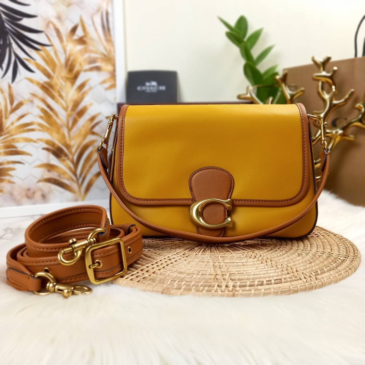 COACH SOFT TABBY SHOULDER BAG (C4823//C5261) กระเป๋าถือ กระเป๋าสะพาย ที่ใครๆก็เข้าถึงได้ หรูหรา คลาสสิค ลุคเรียบร้อย แต่ความสวยไม่น้อย! ดาเมจความลุคผู้ดีรุนแรงมาก!!เกินต้าน!!// วัสดุหนังแท้ทั้งใบ หนังเรียบ หนังนิ่มมากๆ อยู่ทรงสวยมากๆด้วย// ด้านในโล่งกว้าง