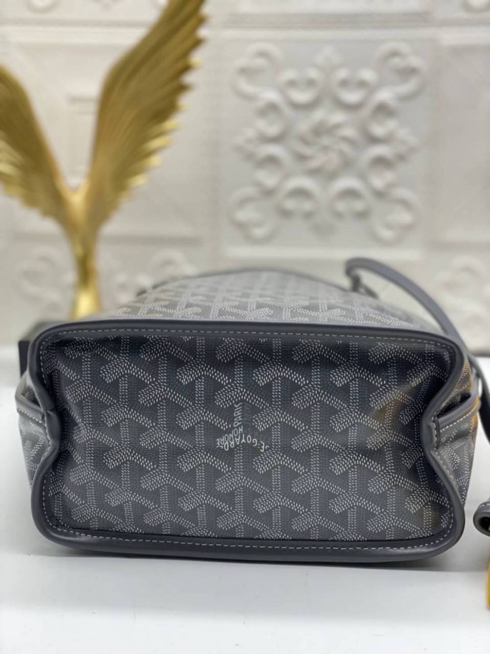 9 สี GOYARD ANJOU TOTE MINI / Goyard Mini Tote เกรดออริจินอลสลับแท้ ใช้งานต่างประเทศได้ ฮอตไอเท็ม กับกระเป๋าสะพายทรงโท้ท ไซส์มินิ กะทัดรัด มาครบสีขายดี เลิศทุกสี รูปทรงคลาสสิค ดีไซน์เป็นเอกลักษณ์ ใช้งานได้หลากหลาย