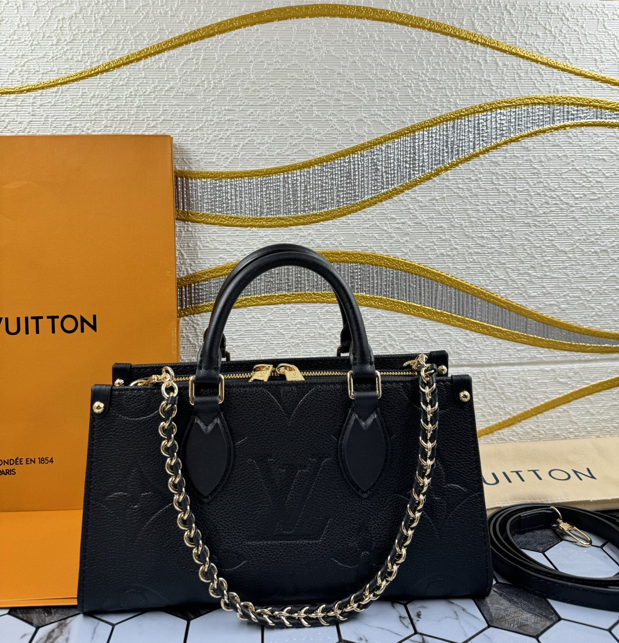 LV OnTheGo East West กระเป๋าทรงโท้ทดีไซน์ใหม่ สัดส่วนลงตัวงดงาม เกรดออริ 1:1 สลับแท้