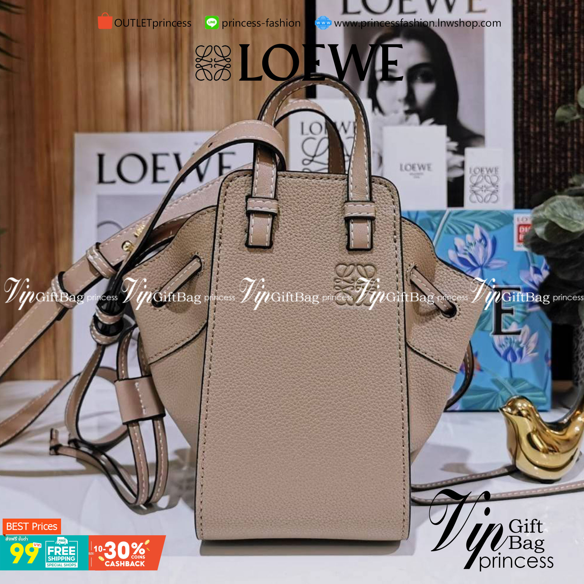 LOEWE HANDLE & SHOULDER BAG GIFT WITH PURCHASE (GWP) กระเป๋าถือหรือสะพายหนังแท้พรีเมี่ยมกิ๊ฟ Limited จาก LOEWE PERFUME DUTYFREE รุ่น Rare items สุดๆวัสดุหนังแท้ Calfskin หนังสวยดีไซน์คงเอกลักษณ์แบรนด์ สามารถปรับใช้ได้หลายทรงด้านข้างมีหูรูดปรับขยายทรงได้ภา