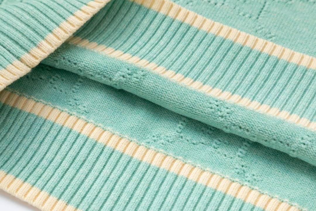 GUCCI Sweater / GUCCI Pullover aus Wolle mit GG งานเกรดออริจินอล มีป้ายแท็กที่คอเสื้อทุกตัว ใส่ได้ทั้งผู้หญิงผู้ชาย พร้อมส่งที่ไทย ภาพสินค้าถ่ายจากงานขายจริง ใช้งานต่างประเทศได้