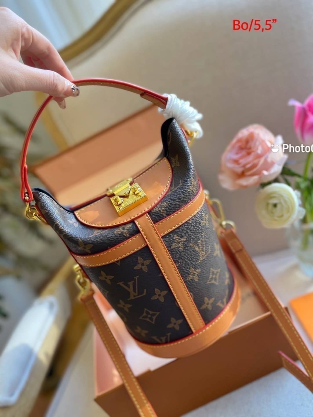 LV DUFFLE MONOGRAM / LV BUCKET BAG กระเป๋าถือทรงบัคเก็ตสุดหรู งานเกรดสวยคุ้มเกินราคา พร้อมสายยาว หรูหรา ขนาดกำลังดี ถือก็สวย สะพายก็เริส