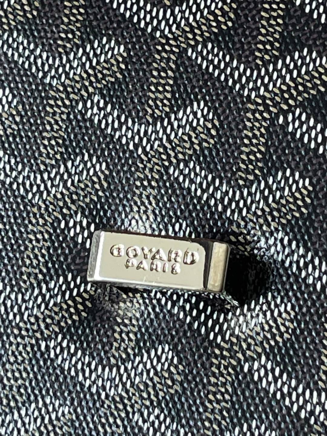 Goyard belvedere pm แบรนด์ดังจากฝรั่งเศส เรัยบหรูแต่ดูสง่า สะดุดตาด้วยลายเฉพาะตัว วัสดุที่นำมาตัดเย็บกระเป๋าเป็นวัสดุผ้าใบ