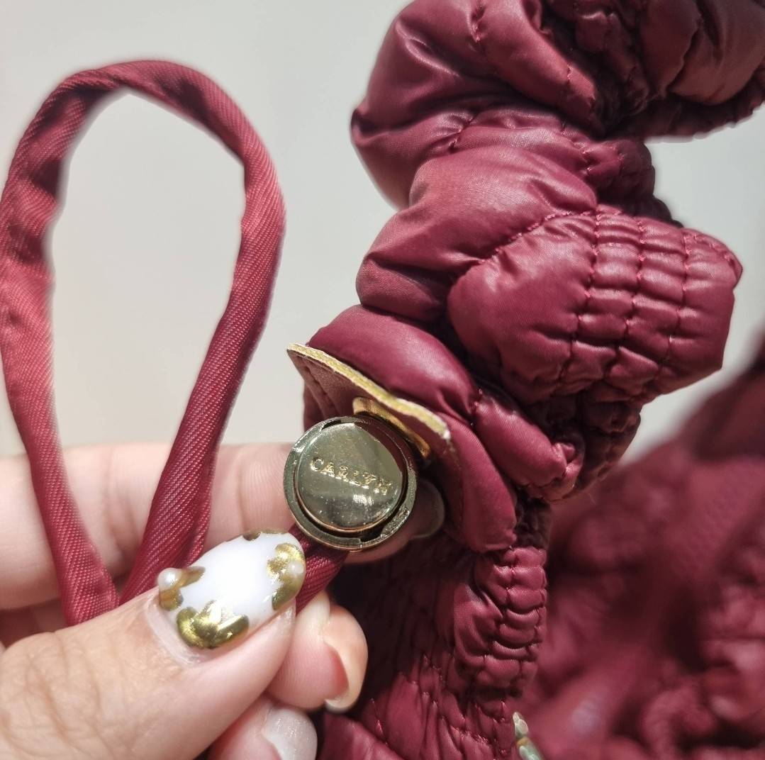 Carlyn cozy bag / Carlyn glaze bag 13 สีพร้อมส่ง อีกหนึ่งคอลเด็ด ที่ฮิตแบบฉุดไม่อยู่ กับไอเท็มนุ่มนิ่มจากเกาหลี พร้อมสีใหม่ล่าสุด กระเป๋าสะพายก้อนเมฆสุดเก๋ ที่สามารถใช้ได้หลากหลาย