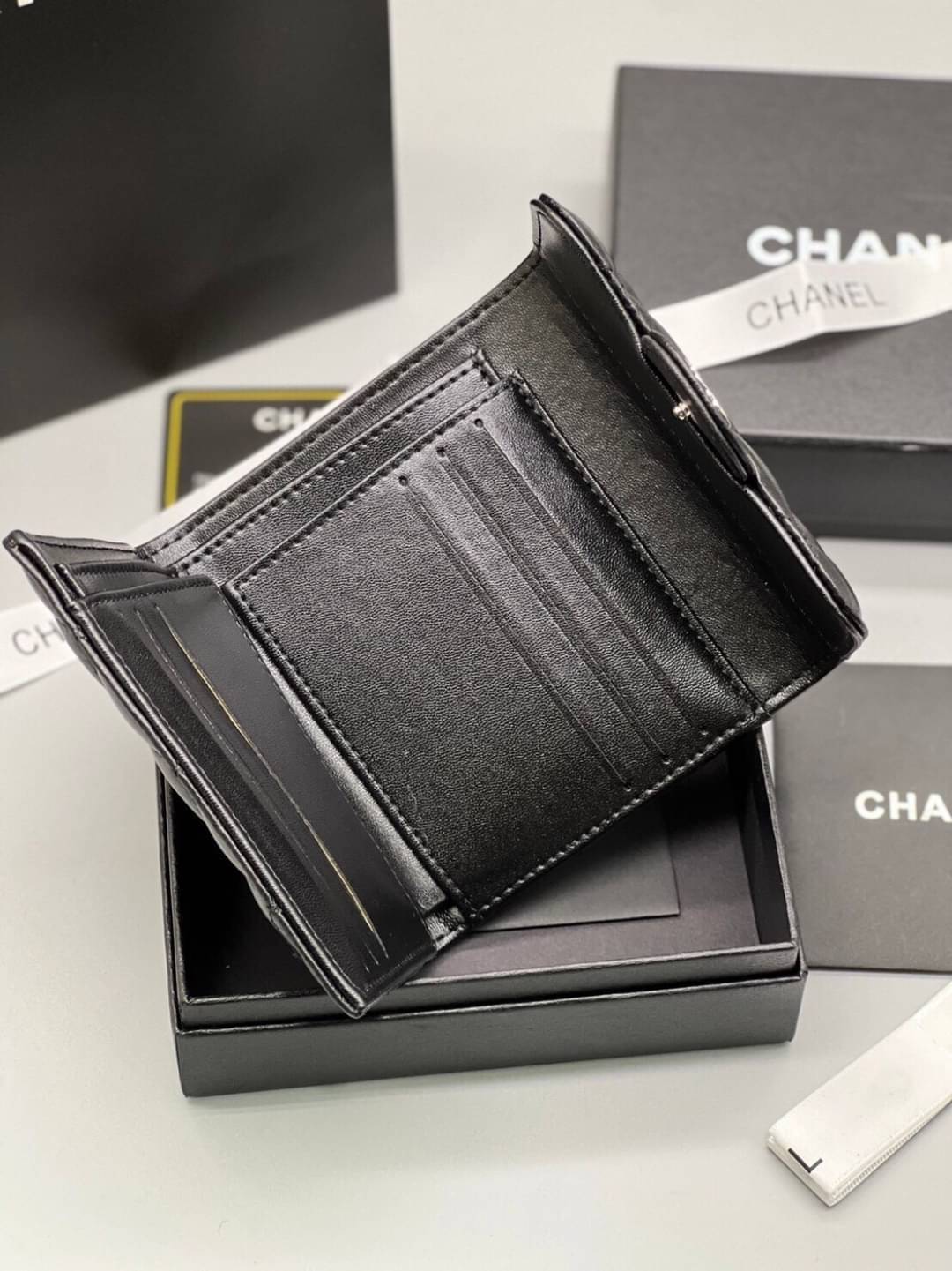CHANEL Wallet Tri-fold Caviar / Chanel Short Wallet หนังเรียบ กระเป๋าสตางค์ชาแนลใบสั้น เกรดออริจินอล ภาพถ่ายจากงานขายจริง ใช้งานต่างประเทศได้