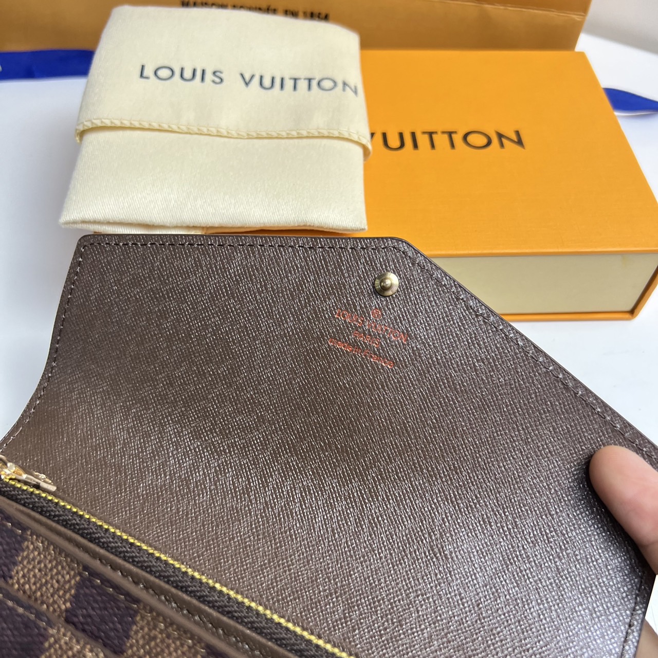 LV Long Wallet / LV Sarah Wallet Monogram Canvas กระเป๋าสตางค์ใบยาวแบรนด์ดัง สวยหรูดูแพง สีและลายคลาสสิค เลือกช้อป! ใช้แล้วรับทรัพย์ ปังแน่นอนค้า