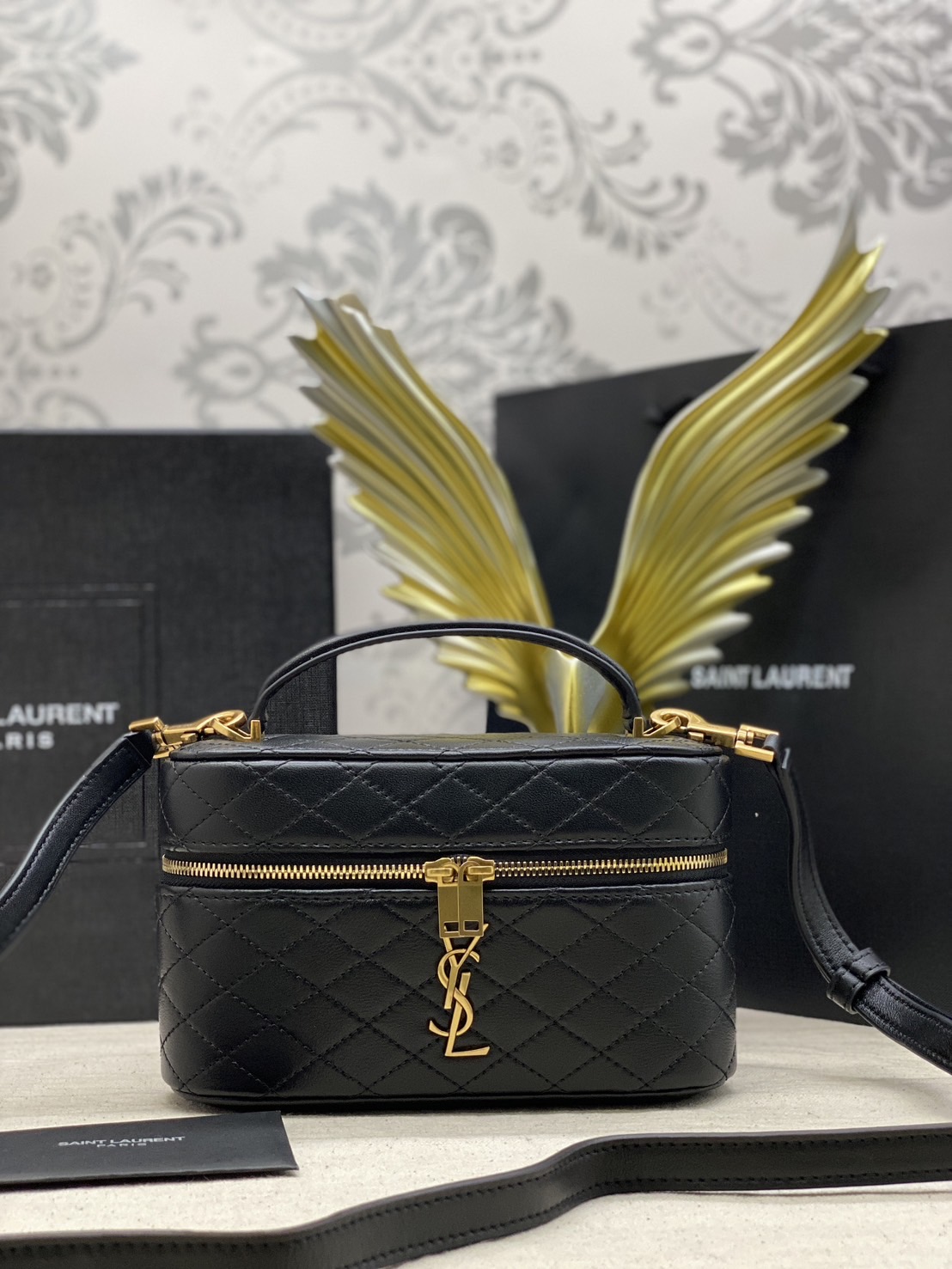 YSL GABY VANITY BAG กระเป๋าใส่เครื่องสำอางซิปรอบ งานหนังสวยเต็มใบ เกรดออริ สลับแท้ 1:1 ใช้ต่างประเทศได้