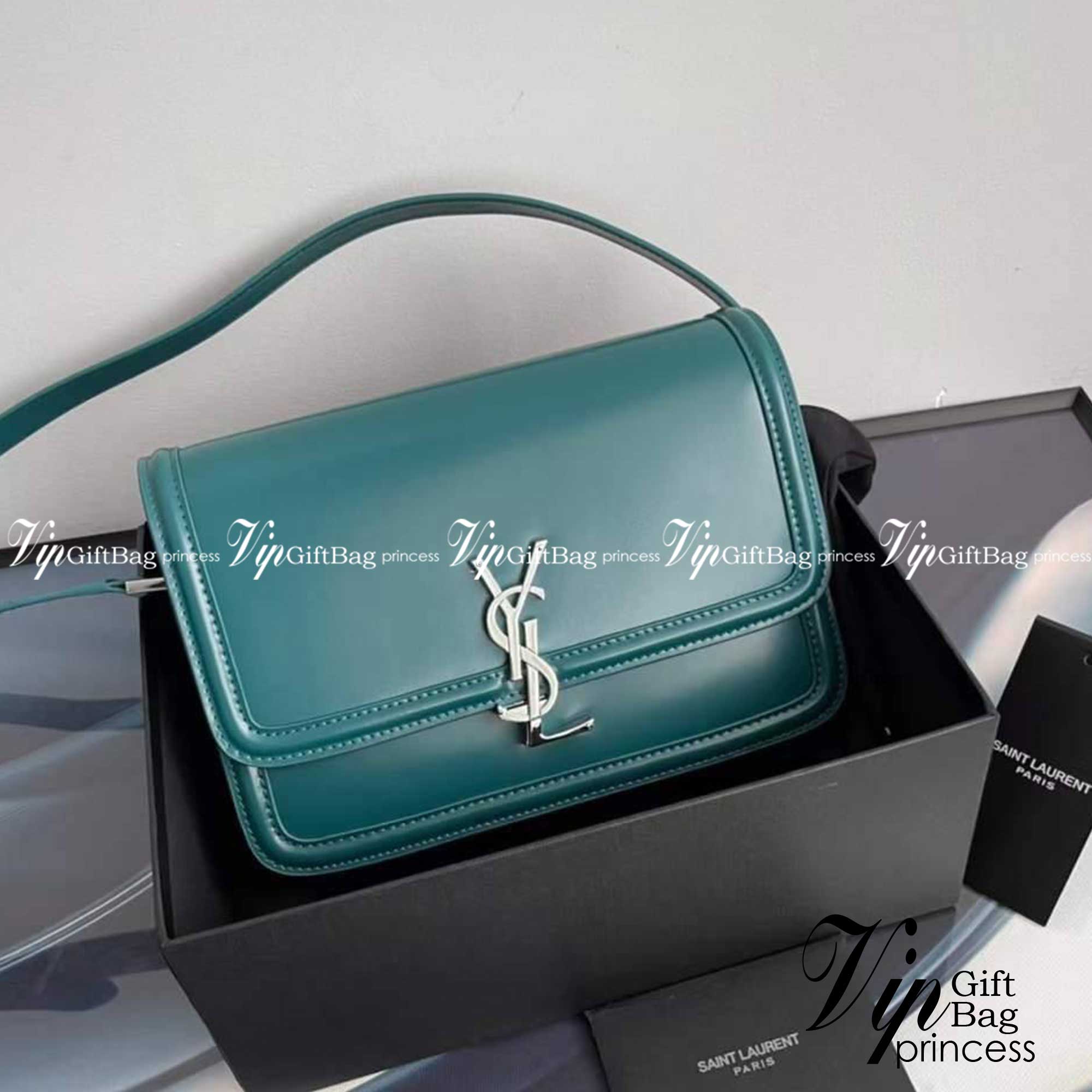 YSL Solferino medium crossbody bag คอลเล็คชั่นน้องโรเซ่ ROSE BLACKPINK ที่สุดแห่งความคลาสสิก เกรดออริจินอล หนังสวยมาก กระเป๋าสะพายรุ่นที่สาวๆ ทุกคนควรมีติดตู้ ภาพถ่ายจากงานขายจริง สวยตามรูป ไม่ผิดหวังค่ะ