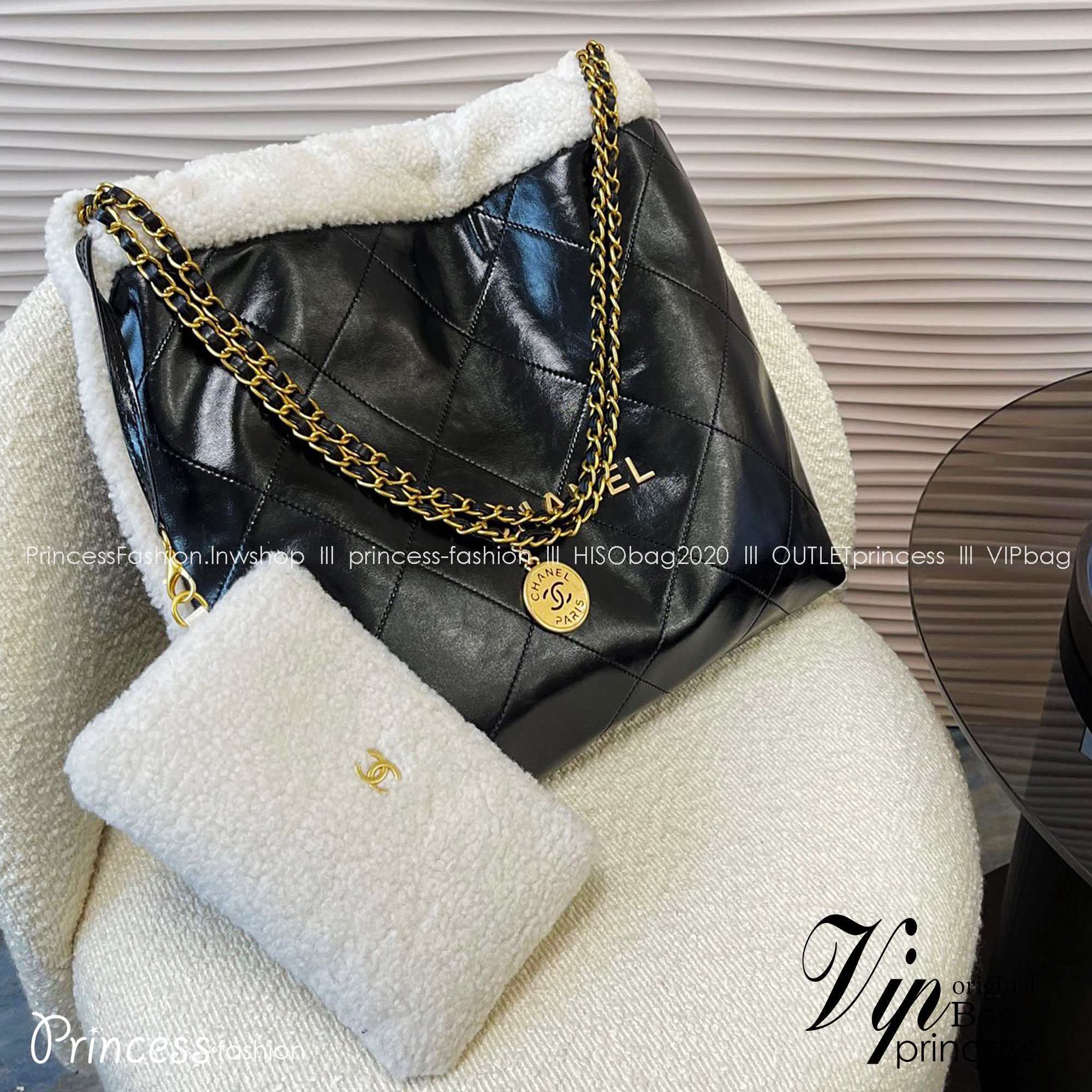 ใช้คำว่า 'สวยยย' ได้เปลืองมากใบนี้! กับ CHANEL 22 LEATHER HANDBAG ทรงยอดฮิตในปี 2023 กระเป๋าหิ้วหรือคล้องไหล่ได้ **หนังกลับ ทั้งใบสวยเนี้ยบบ
