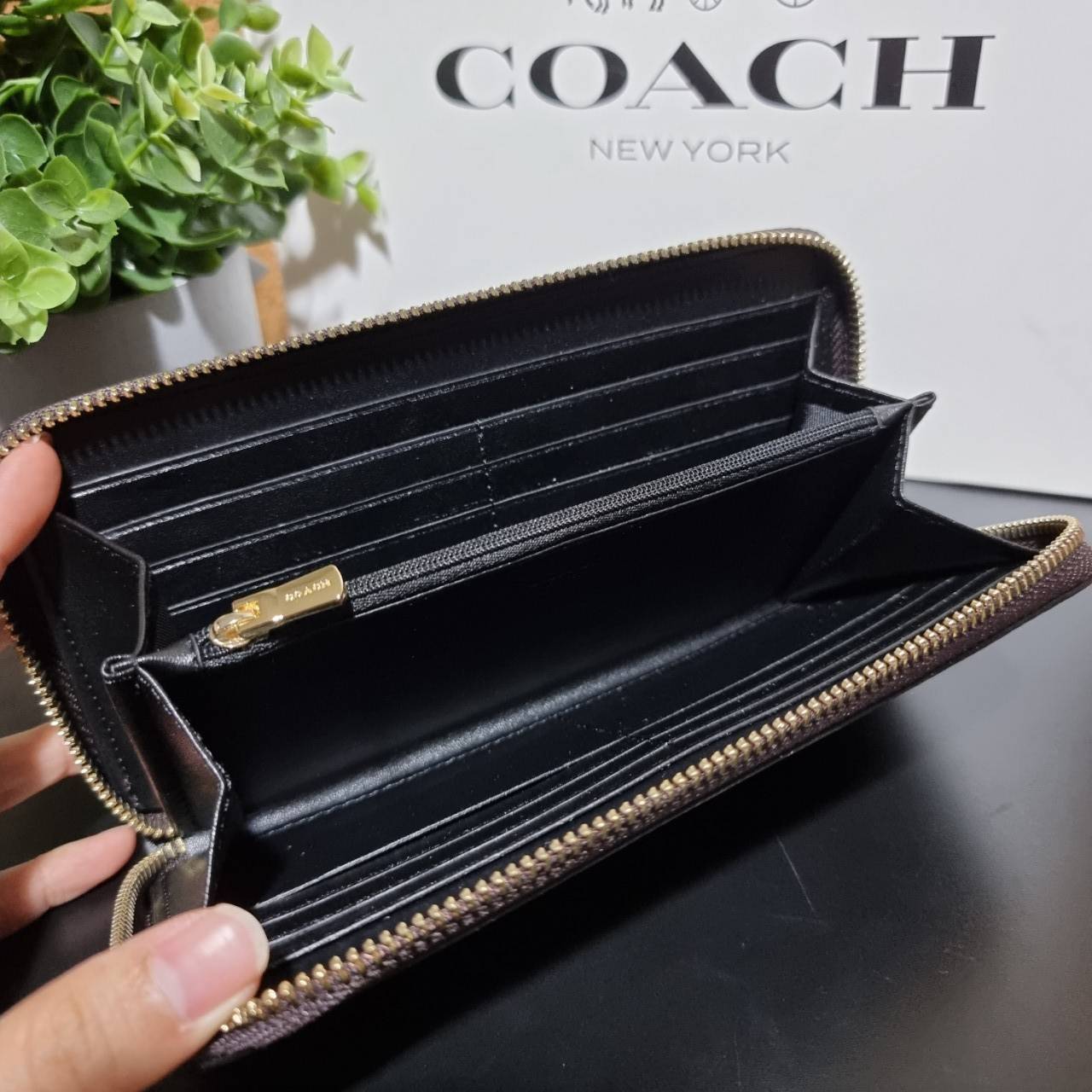 ของแท้ 💯% 】COACH C0033 ACCORDION ZIP WALLET PRINT น่ารักได้ไม่ต้องรอเช่นเคยอีกหนึ่ง!! กระเป๋าสตางค์ใบยาว น่ารักน่าใช้