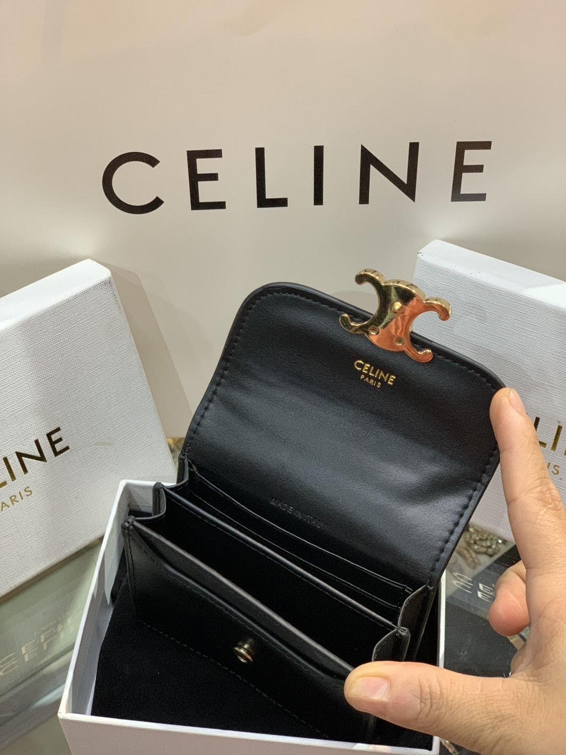 ORI หนังแท้ | CELINE SHORT WALLET BUSINESS CARD HOLDER / CELINE COMPACT WALLET WITH COIN TRIOMPHE กระเป๋าสตางค์ซีลีนใบสั้น เรียบหรู มีฟังก์ชันและสไตล์ให้เลือกด้วยช่องใส่บัตรหลายช่อง