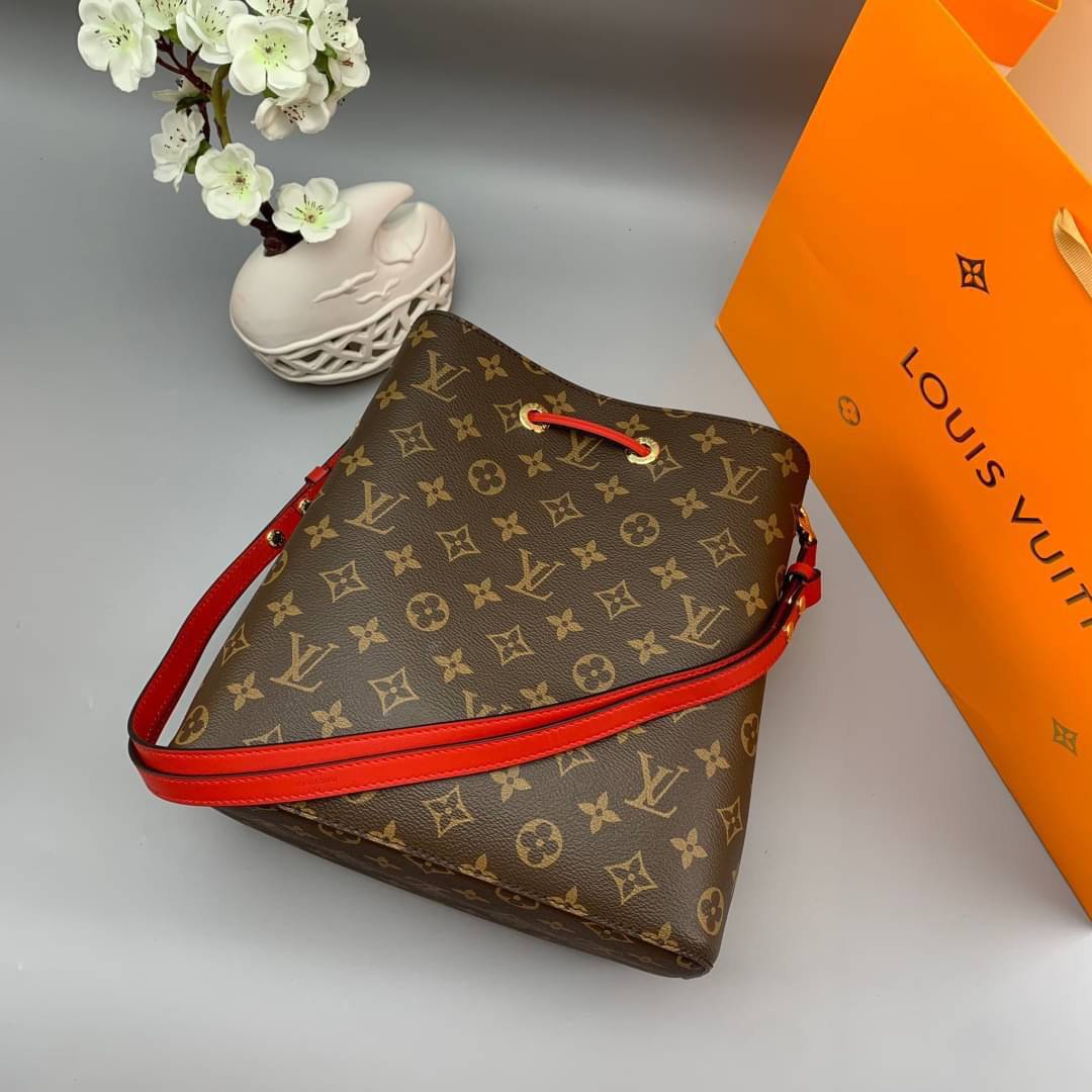 LOUIS VUITTON NEONOE MM งานหนังแท้ สวยคมทุกมุมมอง ภาพสินค้าถ่ายจากงานจริง ORIGINAL GRADE เกรดสลับใบจริง